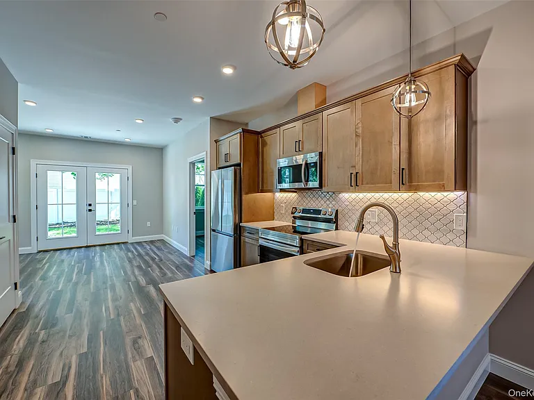 1 Conklin St #202 — Photo 8