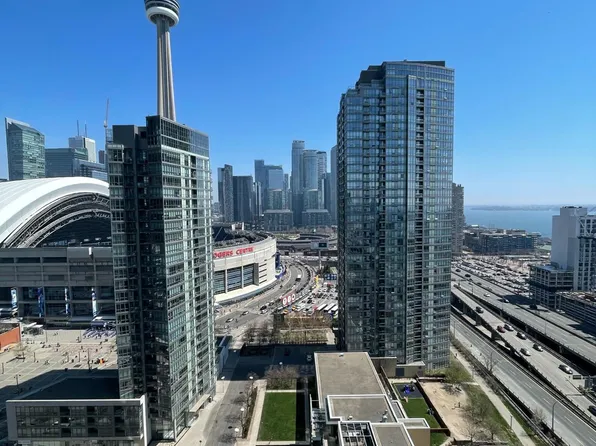 35 Mariner Ter, Toronto, ON