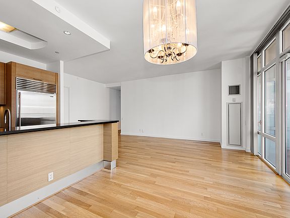 4th image of 325 5th Ave APT 28B