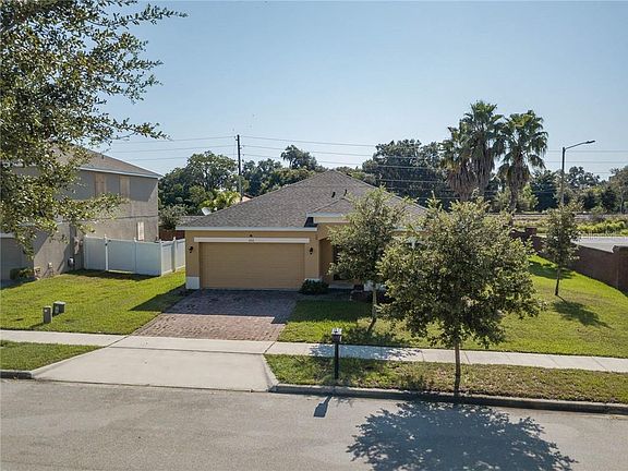 3rd image of 300 Ironwood Dr