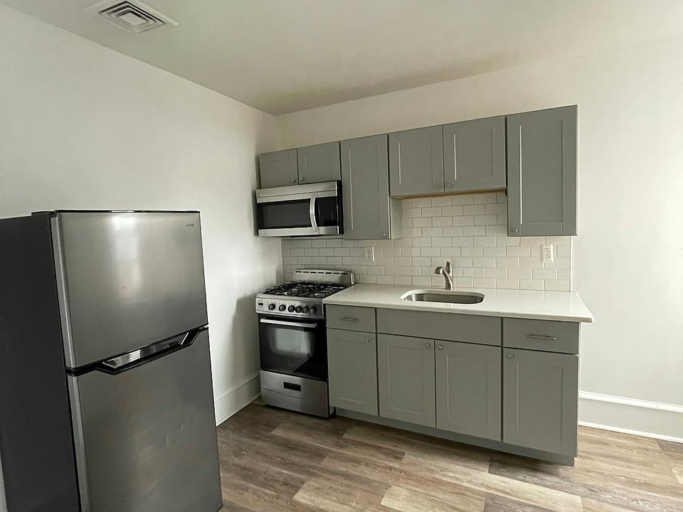 1st image of 2831 W Oxford St Floor 3
