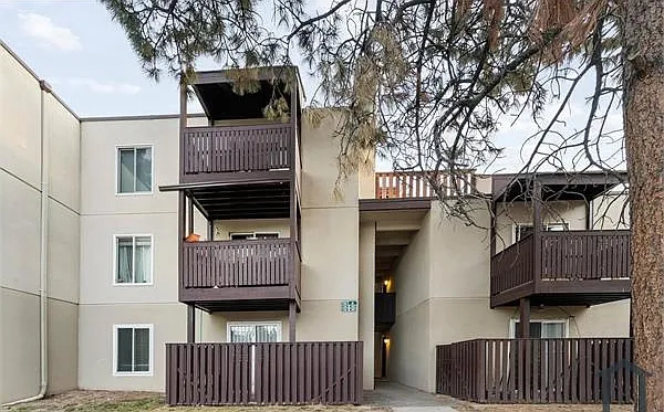 3 bed, 1138 sqft, $2,195 — Photo 3