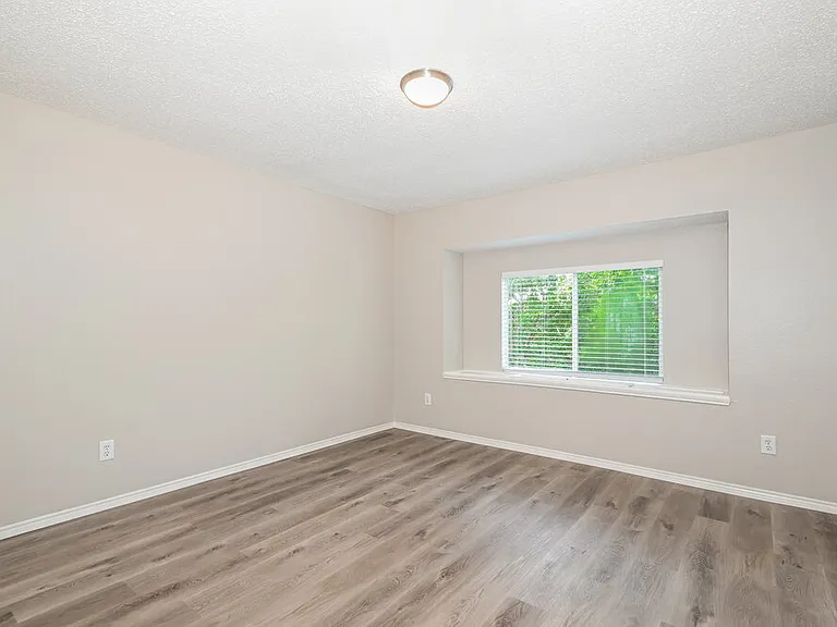 5717 San Marino Dr — Photo 12