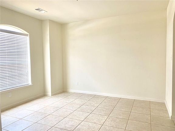 4th image of 13324 Tower Ln