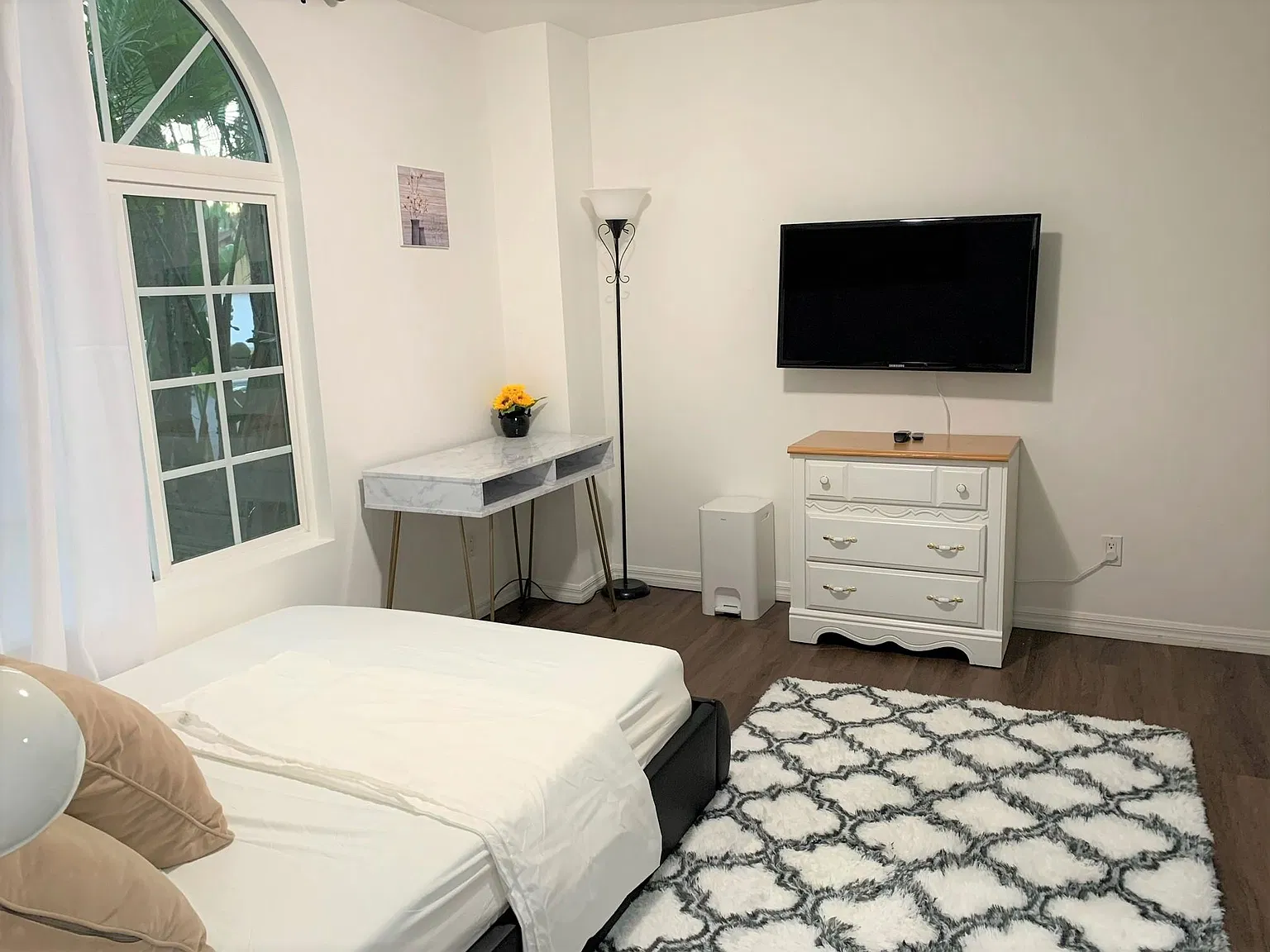 24052 Juaneno Dr — Photo 2