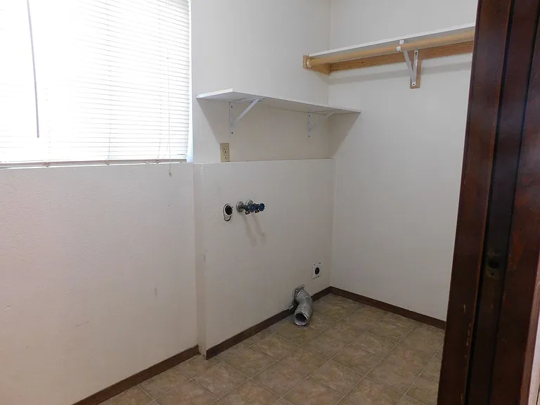 644 Starlight Dr — Photo 8