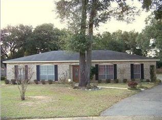 704 Oak Field Dr, Mobile, AL 36609