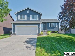 17164 Ruggles St, Omaha, NE 68116