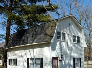 303 Washington St, Lawton, MI 49065
