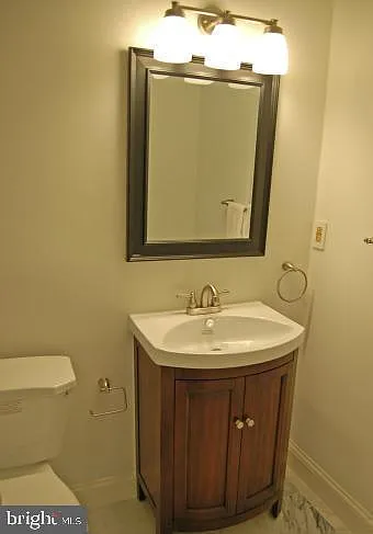 1933 Wilson Ln #301 — Photo 10