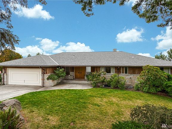 3rd image of 15565 62nd Ave NE #202