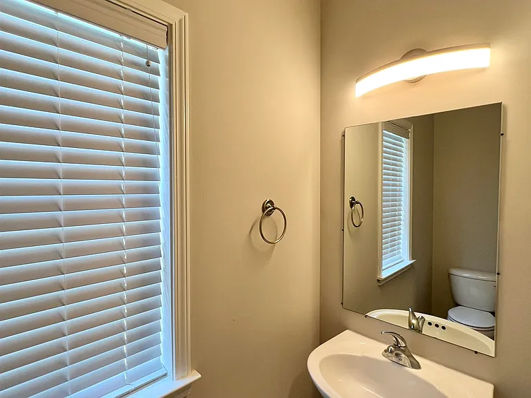 154 Island Bluff Dr — Photo 7
