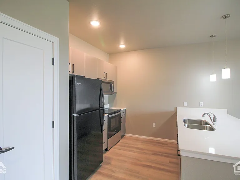 University Hills Village — Photo 186