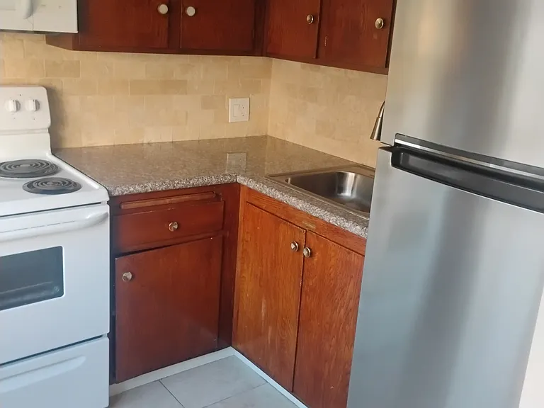 470 E Angeleno Ave — Photo 14