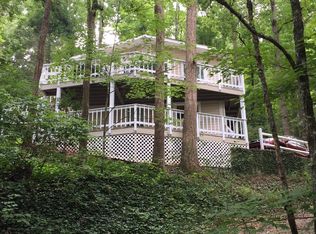 201 Pinecrest Ln, Franklin, NC 28734