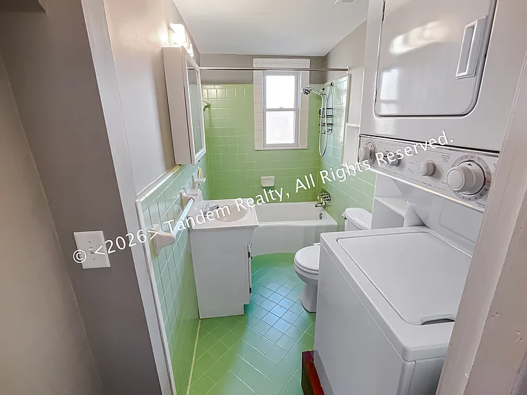 2228 Ashwood Ave #A — Photo 9