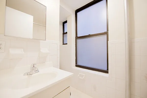 Rented by Nolita Group | media 12