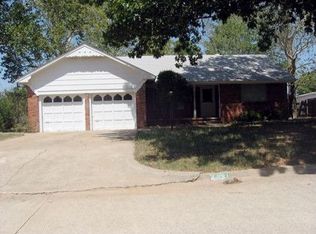 2681 Chateau Dr, Norman, OK 73069