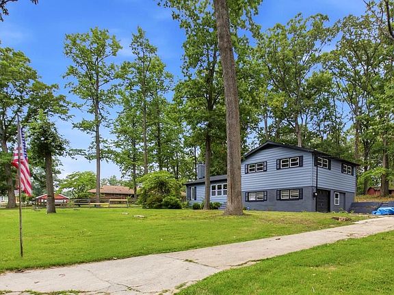 2nd image of 896 Forest Ln