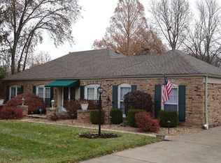 250 Glen Hollow Dr, Chesterfield, MO 63017