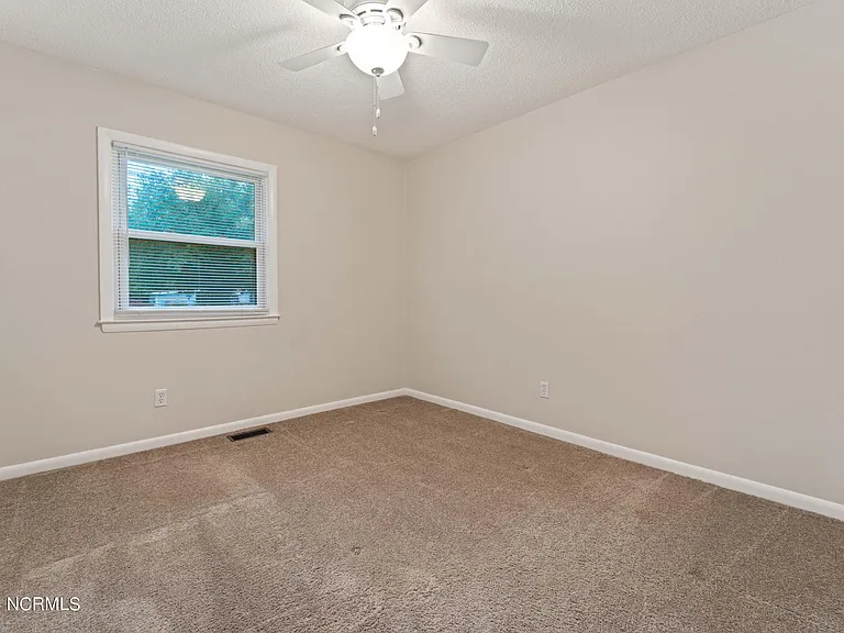 1205 Ormandy Ave — Photo 10