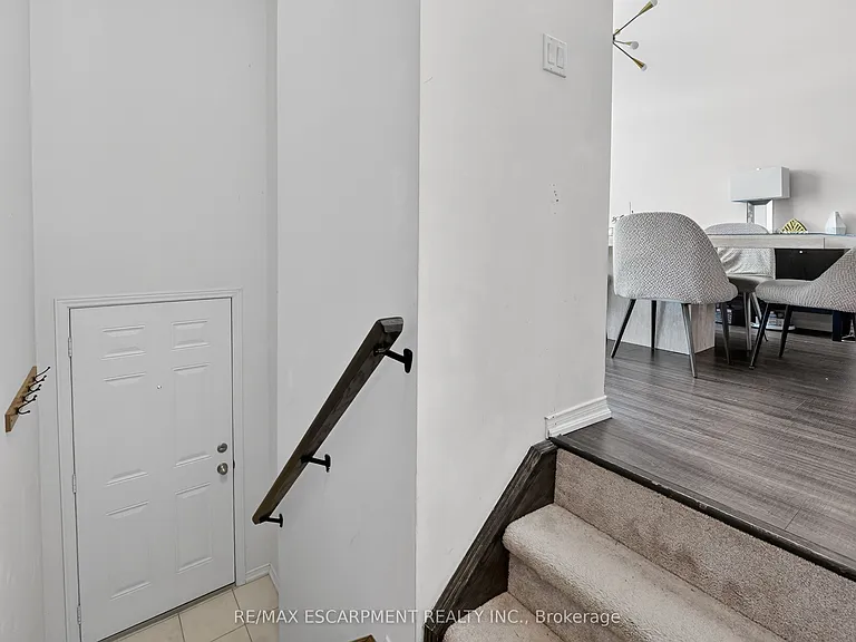 5078 Serena Dr — Photo 15