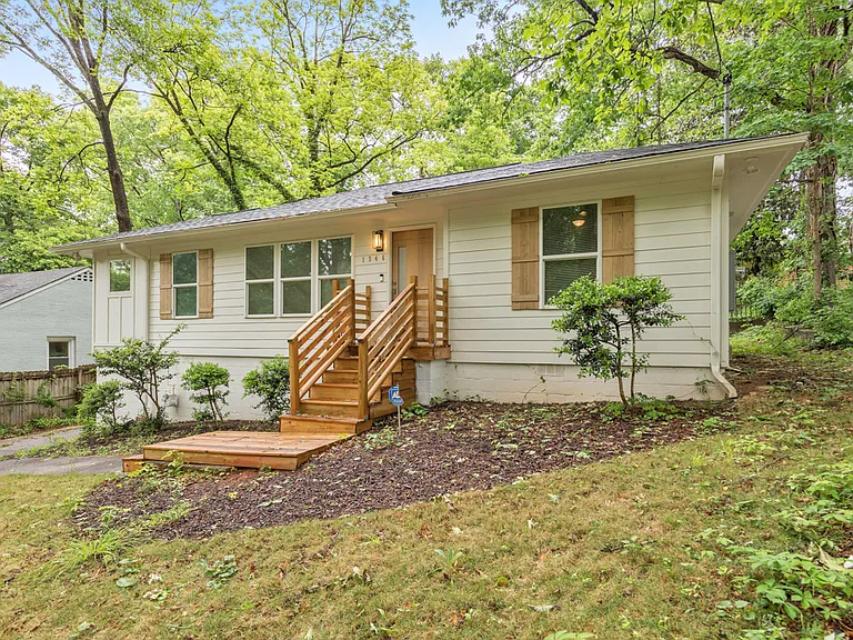 1346 Wichita Dr SW — Photo 32