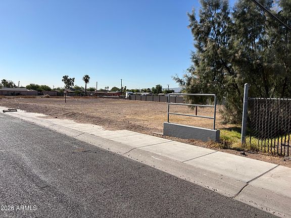 2nd image of 3107 W YUMA Street #16