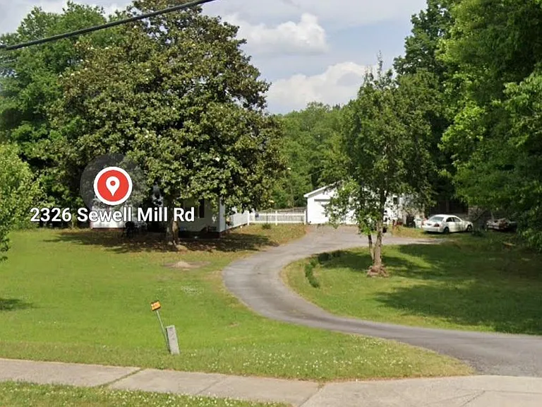 2326 Sewell Mill Rd — Photo 1
