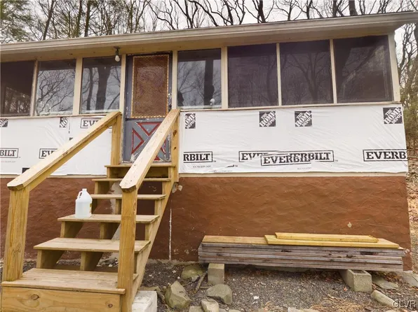 3231 Catalpa Ln, East Stroudsburg, PA 18302