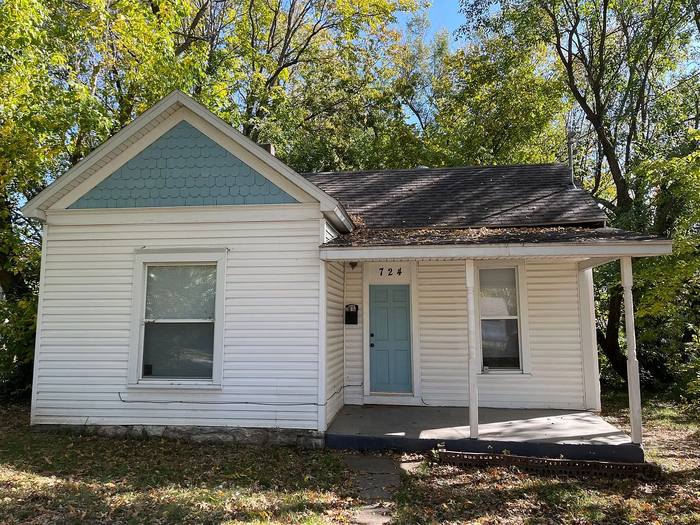 Cozy 2 Bedroom Home — Photo 1