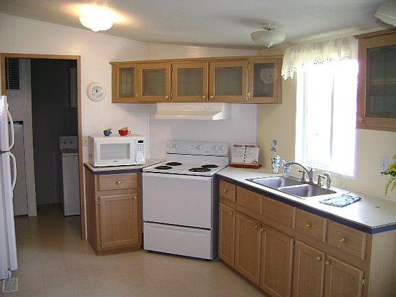 3rd image of 3431 S 180th Pl