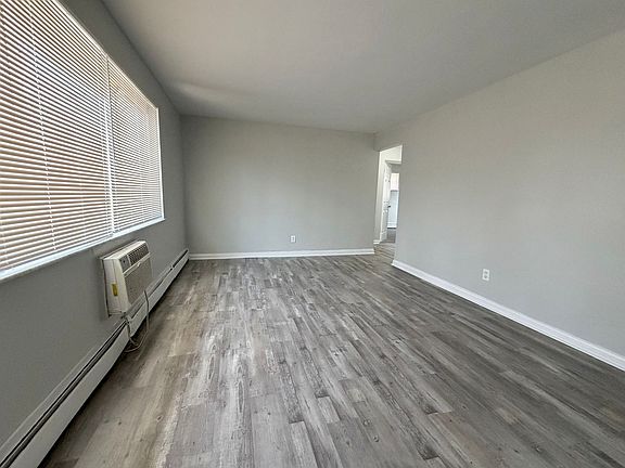 3rd image of 2302 W Galbraith Rd APT D-3