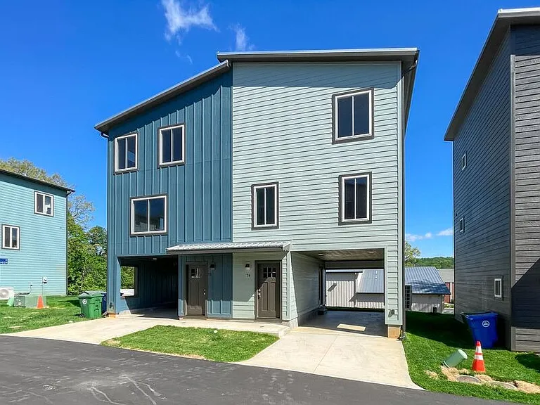 74 E Cascade St — Photo 1