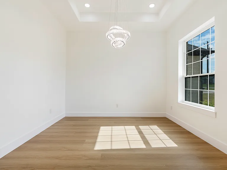 1001 Henry Way — Photo 6
