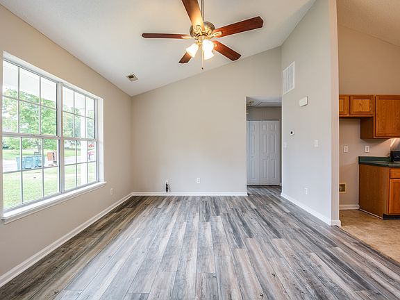 3rd image of 509 Grammercy Pl