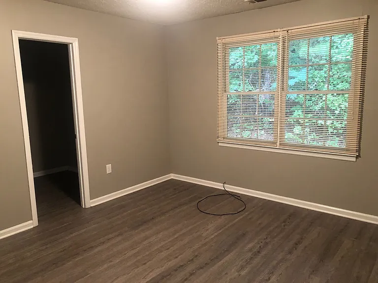 515 Chateau Dr SE — Photo 8