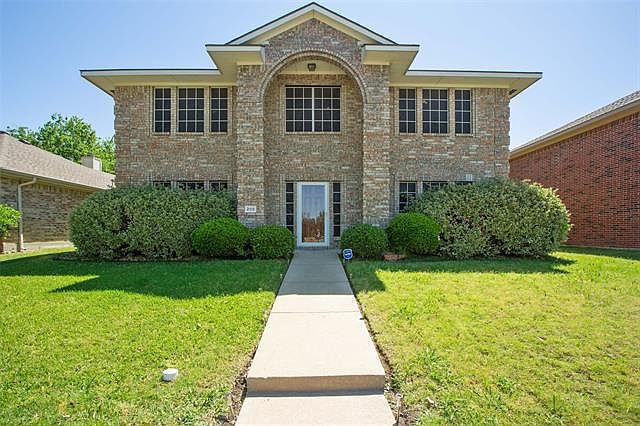 1st image of 208 Towngate Dr