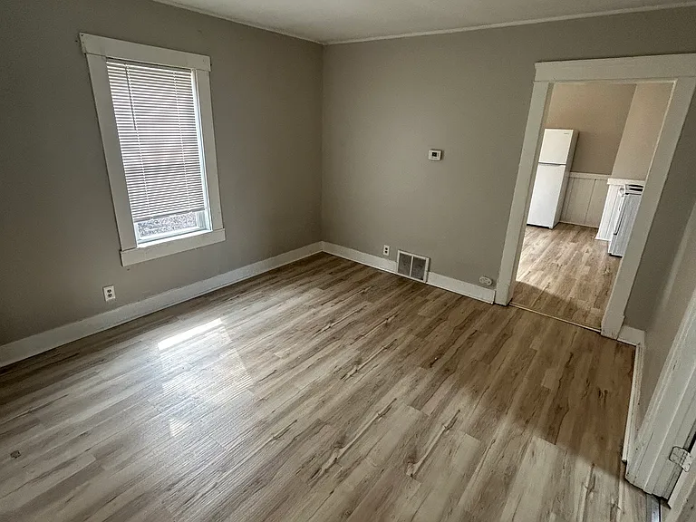2349 Elyria Ave #2 — Photo 8