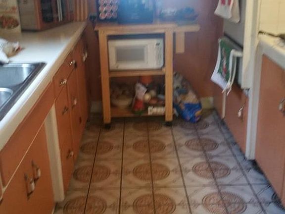 5th image of 2561 Arctic Ave