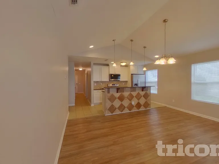4201 Broadstairs Dr — Photo 4
