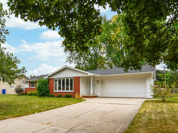 2157 Dorothy Ln, Green Bay, WI 54304