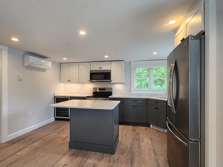 1330 Lake St #4 — Photo 13