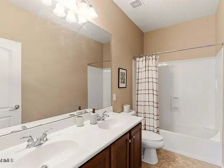 20402 W Shadow St — Photo 18
