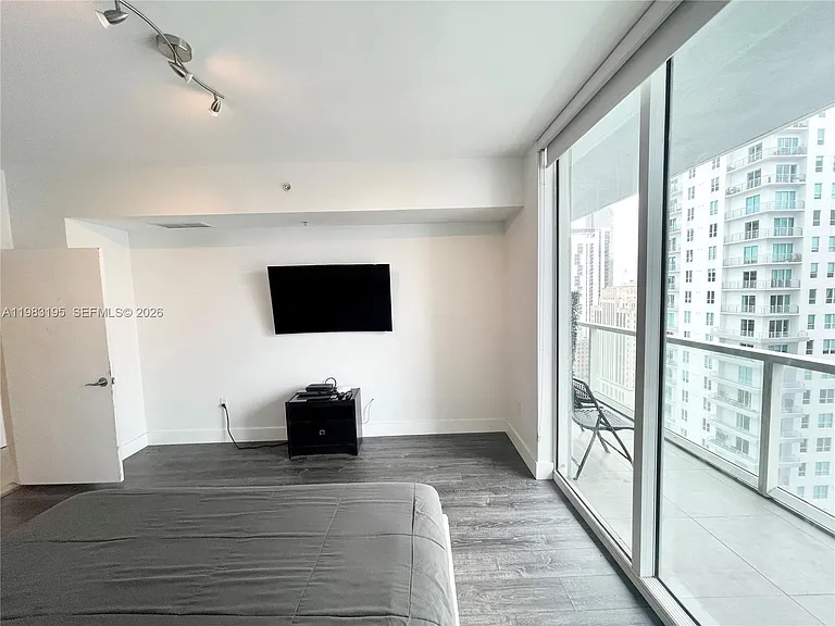 253 NE 2nd St #2506 — Photo 26