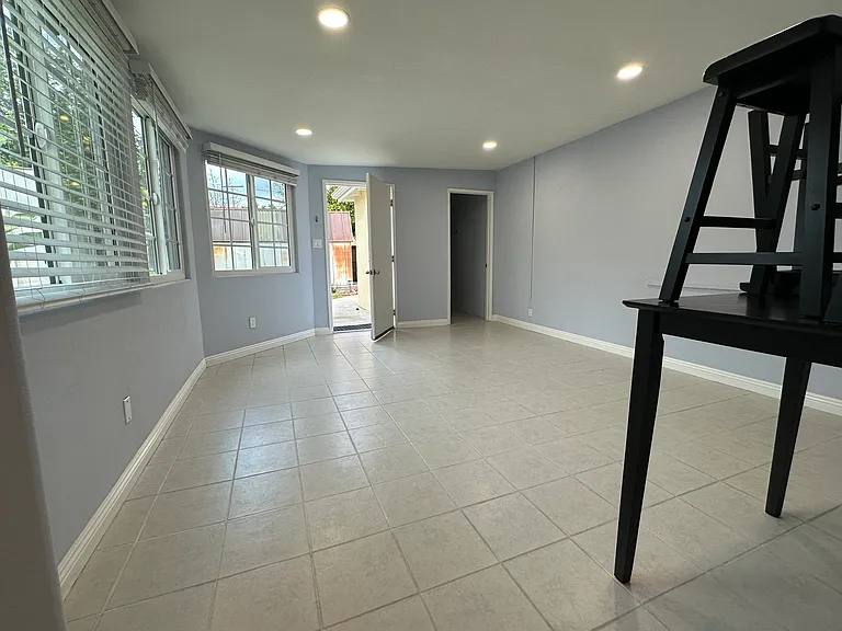 Noel Dr — Photo 7
