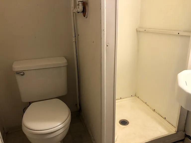 825 NE Michigan St — Photo 13