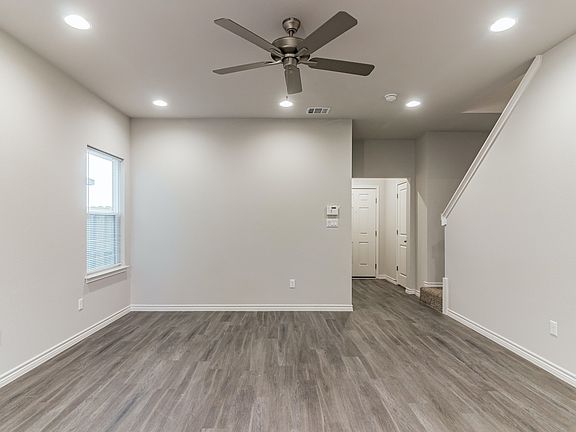 3rd image of 130 Peruna Dr