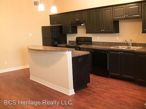 2nd image of 701 Gaytha Cir APT B