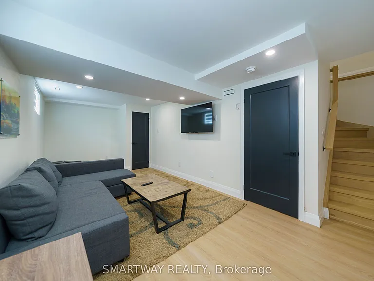 107 Campbell Cres — Photo 41